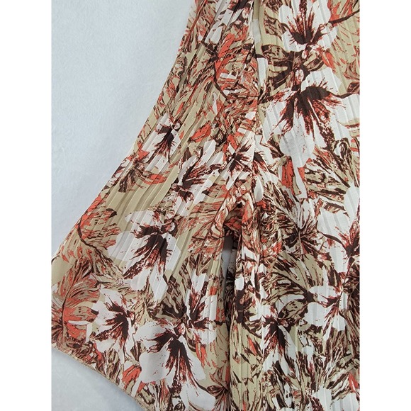 NWOT Catherine's Women's Blouse Floral Pattern, SZ 1X, 18/20W - Picture 3 of 7